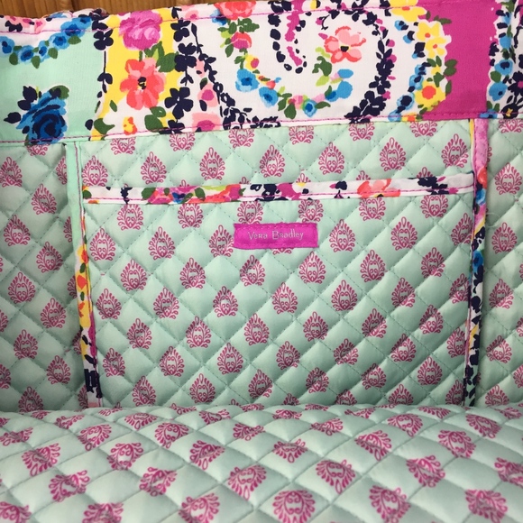 EXCLUSIVE! NEW! Vera Bradley Iconic Grand Tote - Picture 7 of 8